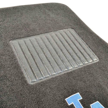 FANMATS NFL Unisex-Adult 2-Piece Embroidered Team Logo Car Mat Set - color: Black